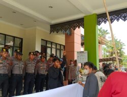 Gerakan Mahasiswa Satu Bangsa (GEMASABA KALTIM) Seruduk DPRD Kukar, Tuntut Ketua DPRD Kukar Mundur dari Jabatannya.
