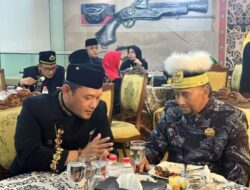 Wakil Ketua DPRD Kaltim, Seno Aji, Hadiri Prosesi Bepelas Erau 2023