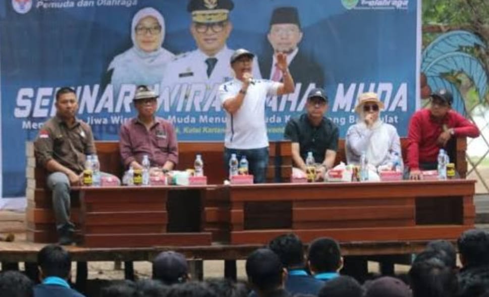 Foto : Pelatihan Kewirausahaan untuk Atasi Pengangguran di Kalimantan Timur. (its. 2024)