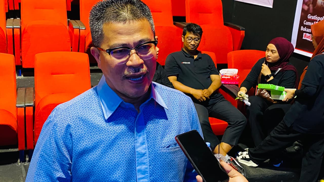 Wawancara Sekretaris Komisi IV DPRD Kaltim Darlis Pattalongi