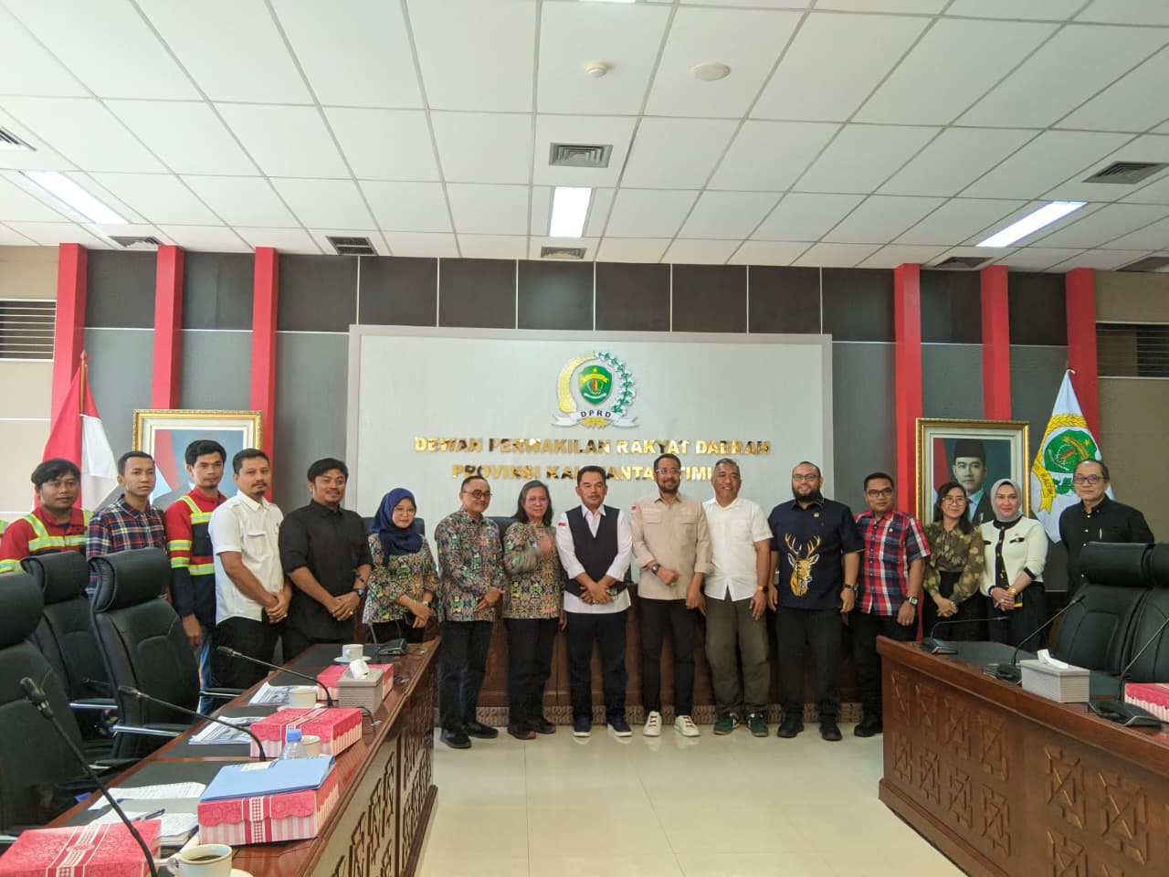 Komisi II DPRD Kaltim bersama Pemprov dan direksi BUMD rapat membahas revisi Perda PT MMPKT dan PT Jamkrida Kaltim, menyesuaikan dengan PP Nomor 54 Tahun 2017 tentang BUMD